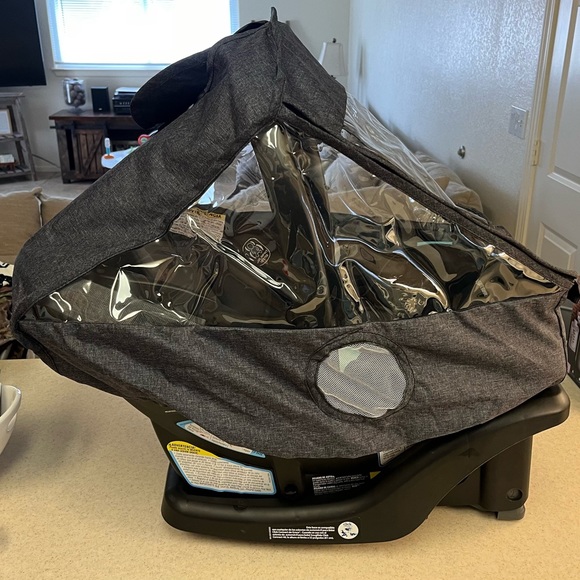Universal Car Seat Rain Cover - Picture 3 of 5
